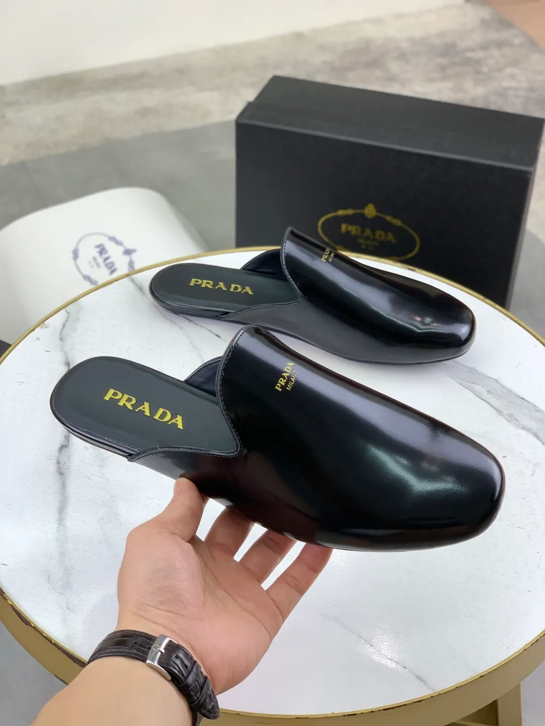 Men's shoes 💰P600 new style 💰 💎💎💎 water dyed cowhide original quality PRADA —🆘.Prada Original order purchase, high-end business leather shoes, fabric: Made of Italian imported calfskin with color-brushed edges➕water-dyed cow lining/cowhide lining➕Specially available original outsole, fine workmanship, real product^_^photographed🎬size: 39-44 (38 45 custom-made)